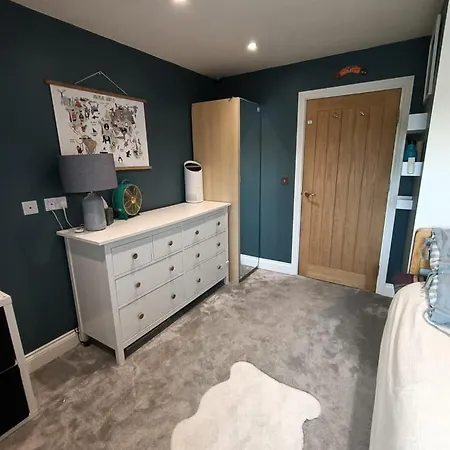 Warm And Homely 4br | Parking | Wifi | Garden Appartement Bristol