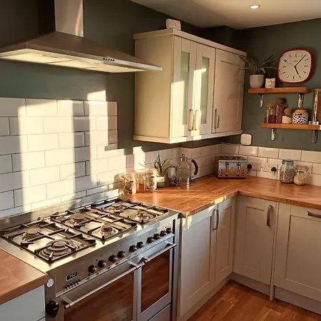 Warm And Homely 4br | Parking | Wifi | Garden Bristol